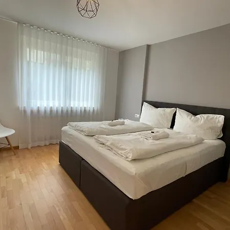 Stylische Stadt-wohnung - Mit Parkplatz Διαμέρισμα Μπρέγκενζ